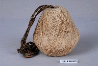 藏品(棕色絲線球)的圖片