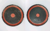 藏品(木胎紅色黑色漆相間圓型供盤組—兩個一組)的圖片