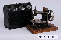 藏品(手搖式縫紉機)的圖片