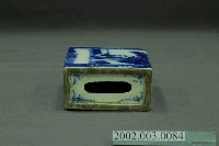 藏品(手繪白瓷青花樹下垂釣圖箱形枕)的圖片