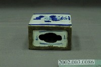 藏品(手繪白瓷青花花草紋腕枕)的圖片