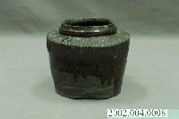 藏品(深褐釉壓印直紋陶甕)的圖片