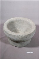 藏品(縮腰式中型石臼)的圖片