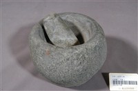 藏品(碗缽式小型石舂臼（附石杵）)的圖片