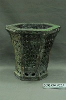 藏品(八角鏤空花臺)的圖片