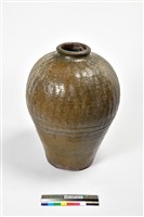 藏品(橄欖綠釉壓印紋陶甕)的圖片