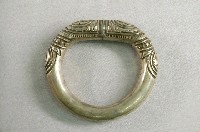 藏品(金屬刻花昆蟲紋手鐲)的圖片