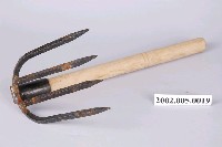 藏品(四齒耙)的圖片