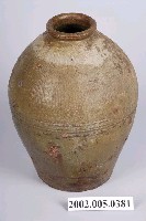 藏品(橄欖綠釉壓印紋陶甕)的圖片