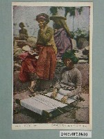 藏品(臺北藤倉發行泰雅族原住民的織布情形)的圖片