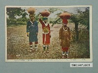 藏品(生蕃屋商店發行汲水的阿美族原住民婦人)的圖片