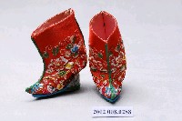 藏品(紅底花草刺繡三寸白色鞋跟金蓮)的圖片