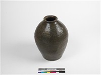 藏品(橄欖綠釉壓印紋陶甕)的圖片