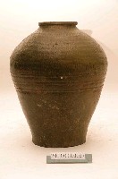 藏品(橄欖綠釉壓印紋陶甕)的圖片