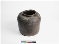 藏品(醬釉押印線紋方形陶罐)的圖片