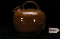 藏品(褐釉陶製球形夜壺)的圖片