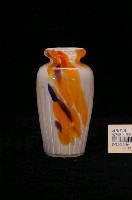 藏品(白底攪料玻璃花瓶)的圖片