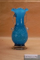 藏品(藍白雙色牡丹玻璃花瓶)的圖片