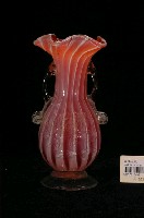 藏品(白紅條紋牡丹玻璃花瓶)的圖片