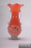 藏品(白紅雙色牡丹玻璃花瓶)的圖片