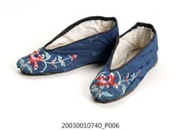 藏品(藍地彩菊繡花女鞋)的圖片