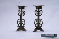 藏品(銅製捲雲紋立柱式燭臺組)的圖片