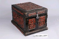 藏品(黑漆朱地淺浮雕鏡箱)的圖片