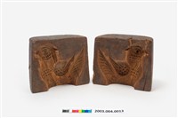 藏品(兩塊木組合單面雕鳳凰糖塔模子)的圖片