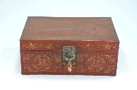藏品(紅漆燙金皮箱)的圖片