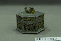 藏品(六角鏤空粉盒)的圖片