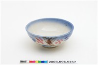 藏品(彩繪印花花葉紋碗)的圖片