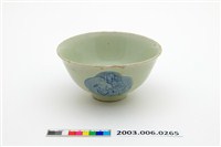 藏品(松竹梅花紋藍彩淡綠釉碗 )的圖片
