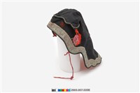 藏品(黑地彩織厝脊頂風帽)的圖片