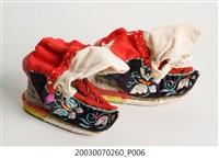 藏品(黑地繡花高跟弓鞋)的圖片