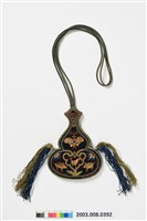 藏品(黑底葫蘆形香袋)的圖片