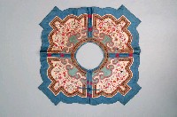 藏品(米色緞花卉紋雲肩)的圖片