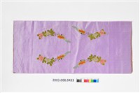 藏品(粉紫綢地繡花草靈芝紋弓鞋面繡片)的圖片