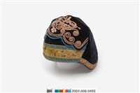 藏品(黑地盤金繡蝴蝶紋碗帽)的圖片