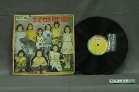 藏品(麗歌唱片出品《兒童歌曲：彩虹妹妹》唱片封套)的圖片