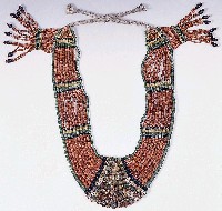 藏品(排灣族頭目琉璃珠胸飾)的圖片