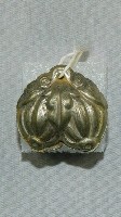 藏品(雙石榴造型金屬飾)的圖片