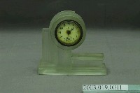 藏品(吉田時計店製透明無色磨砂玻璃造型桌鐘)的圖片