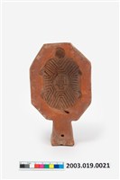 藏品(磚燒八角形單面雕喜龜紋帶餅粿印)的圖片