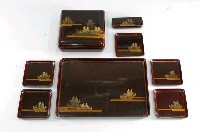 藏品(褐紅地松葉紋茶盤與煙盒組)的圖片