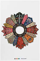 藏品(多色絲質彩繡雲肩)的圖片