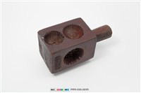 藏品(四方體四面雕龜花連錢紋帶柄粿糕餅印)的圖片