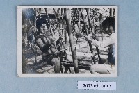 藏品(兩名女子公園遊玩)的圖片