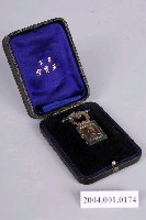 藏品(參等有功章含皮革徽章盒)的圖片