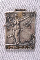 藏品(臺北國民中學校第一屆畢業紀念章)的圖片