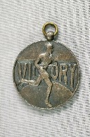 藏品(金瓜石礦山體育會紀念章)的圖片